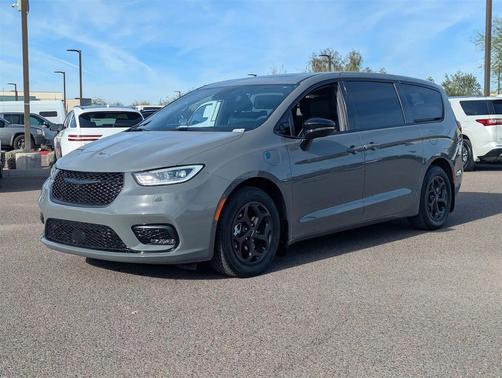 2023 Chrysler Pacifica Hybrid Limited