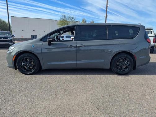 2023 Chrysler Pacifica Hybrid Limited