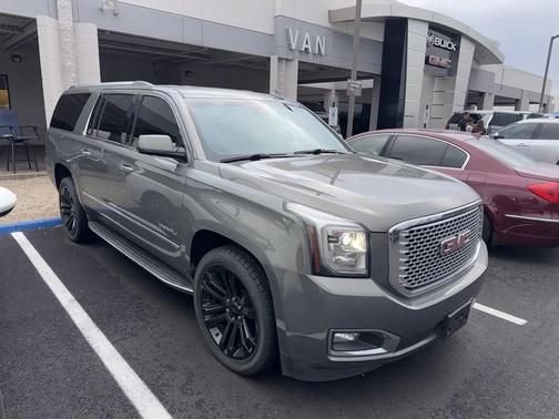 2017 GMC Yukon XL Denali