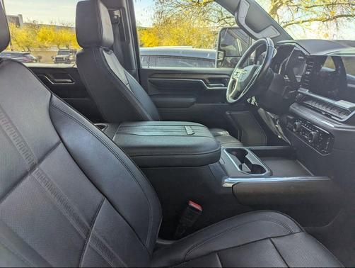 Black 2024 Chevrolet Silverado 2500 High Country