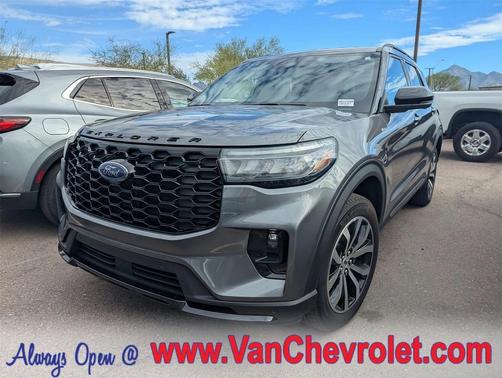 2025 Ford Explorer ST-Line