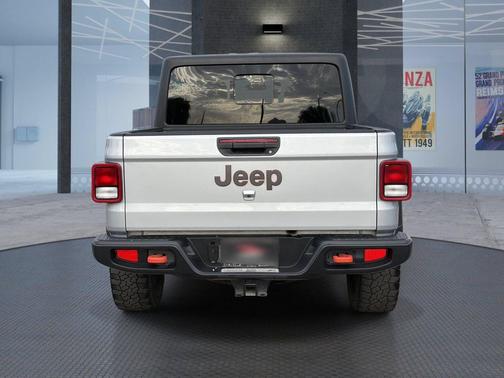 Silver Zynith Clearcoat 2023 Jeep Gladiator Mojave 4x4