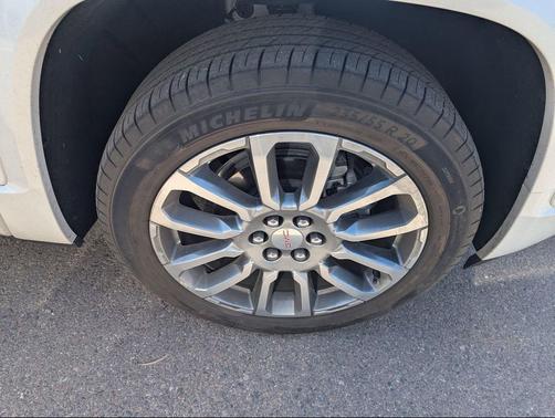 White Frost Tricoat 2023 GMC Acadia Denali