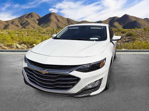 Summit White 2022 Chevrolet Malibu FWD LT