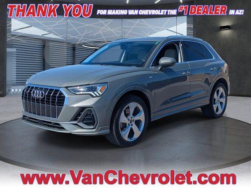 Chronos Gray Metallic 2020 Audi Q3 45 S line Prestige