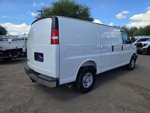 2024 Chevrolet Express 2500 RWD 2500 Regular Wheelbase WT