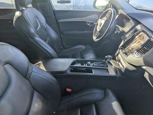 2021 Volvo XC90 T6 Inscription
