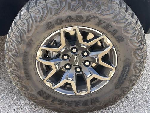 Radiant Red Tintcoat 2026 Chevrolet Colorado ZR2