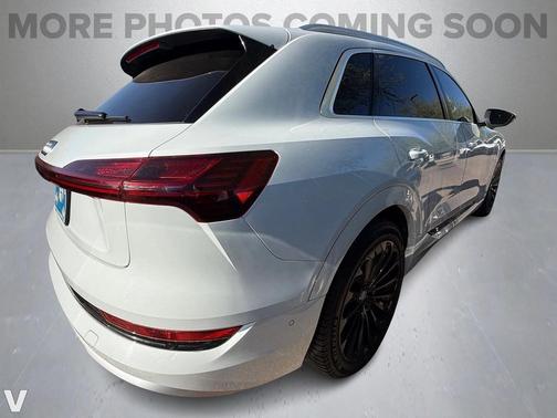 2019 Audi e-tron Premium Plus