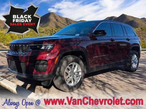 2025 Jeep Grand Cherokee Laredo