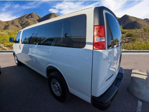 2025 Chevrolet Express 3500 1LS