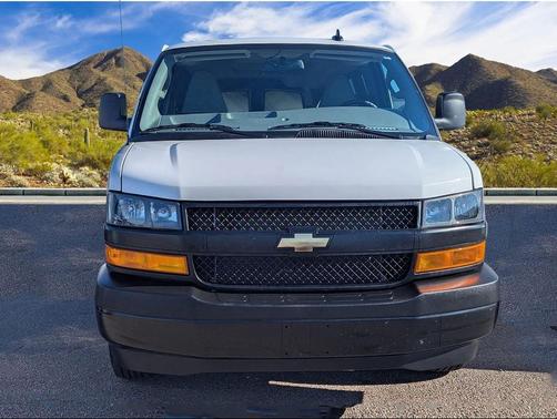 2025 Chevrolet Express 3500 1LS