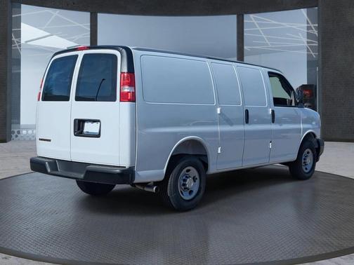 2025 Chevrolet Express 2500 RWD 2500 Regular Wheelbase WT