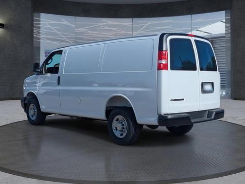2025 Chevrolet Express 2500 RWD 2500 Regular Wheelbase WT