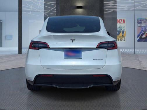 2025 Tesla Model Y Long Range Dual Motor All-Wheel Drive