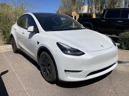 Pearl White Multi-Coat 2025 Tesla Model Y Long Range Dual Motor All-Wheel Drive