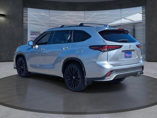 2024 Toyota Highlander XSE