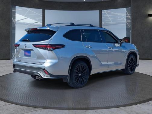 2024 Toyota Highlander XSE