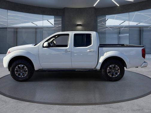 Glacier White 2017 Nissan Frontier PRO-4X