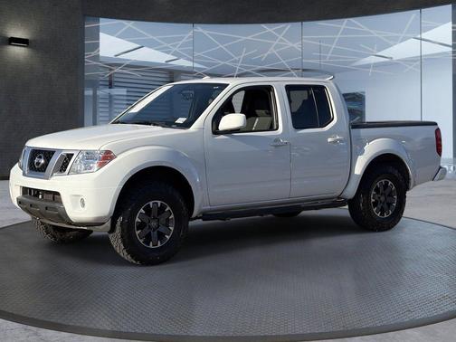 Glacier White 2017 Nissan Frontier PRO-4X
