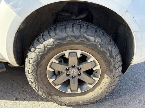 Glacier White 2017 Nissan Frontier PRO-4X