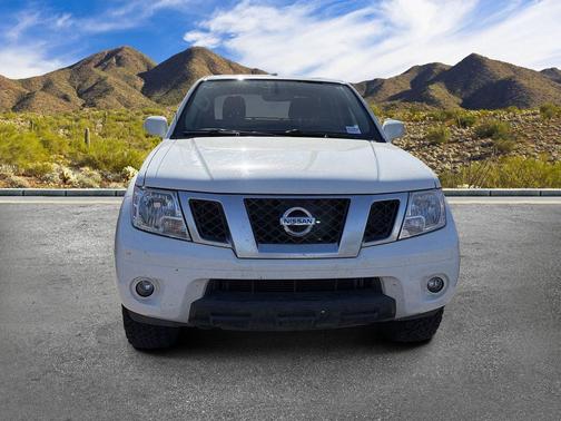 Glacier White 2017 Nissan Frontier PRO-4X