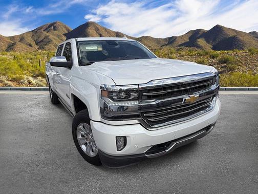 Iridescent Pearl Tricoat 2018 Chevrolet Silverado 1500 High Country