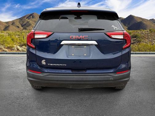 Marine Metallic 2022 GMC Terrain SLE