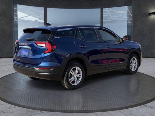 Marine Metallic 2022 GMC Terrain SLE