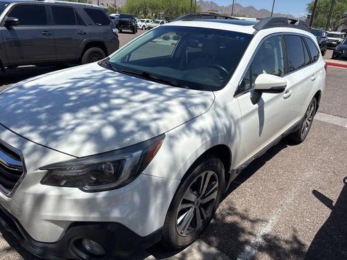 Crystal White Pearl 2019 Subaru Outback 2.5i Limited