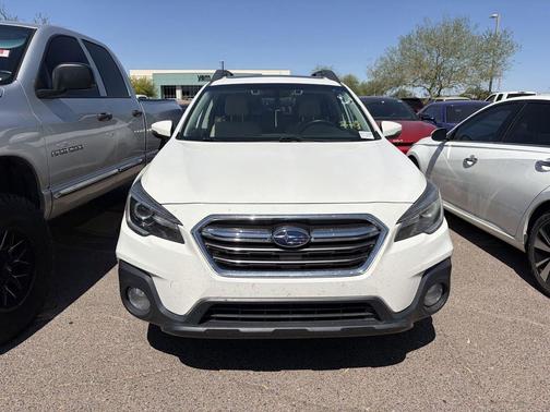 Crystal White Pearl 2019 Subaru Outback 2.5i Limited