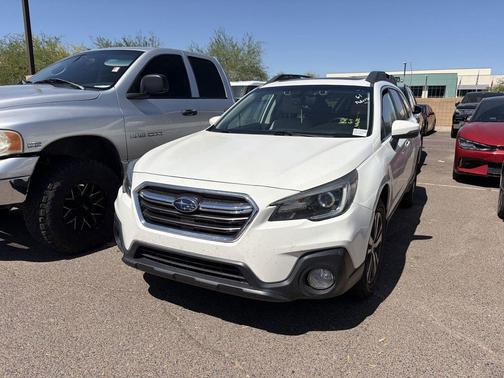 Crystal White Pearl 2019 Subaru Outback 2.5i Limited