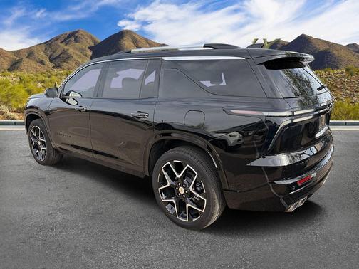 Mosaic Black Metallic 2025 Chevrolet Traverse High Country