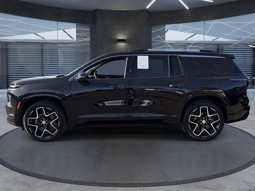 Mosaic Black Metallic 2025 Chevrolet Traverse High Country