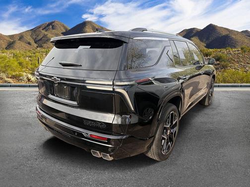 Mosaic Black Metallic 2025 Chevrolet Traverse High Country