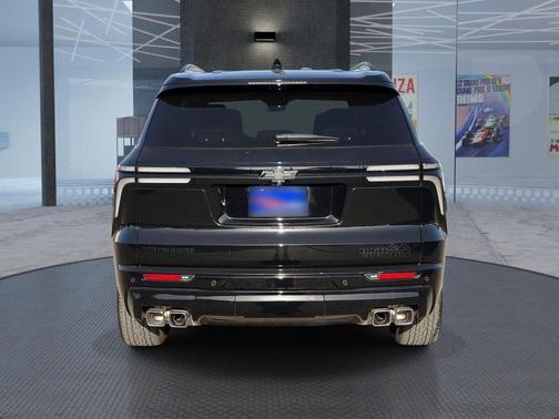 Mosaic Black Metallic 2025 Chevrolet Traverse High Country