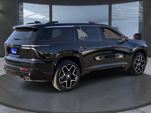 Mosaic Black Metallic 2025 Chevrolet Traverse High Country