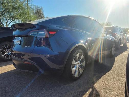 2022 Tesla Model Y Long Range Dual Motor All-Wheel Drive