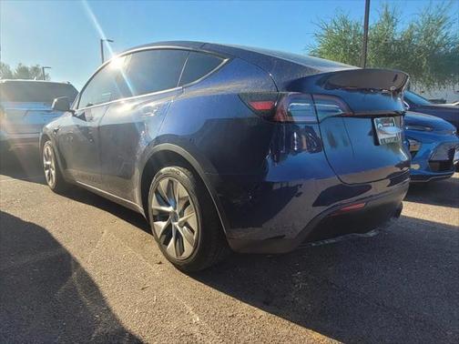 2022 Tesla Model Y Long Range Dual Motor All-Wheel Drive