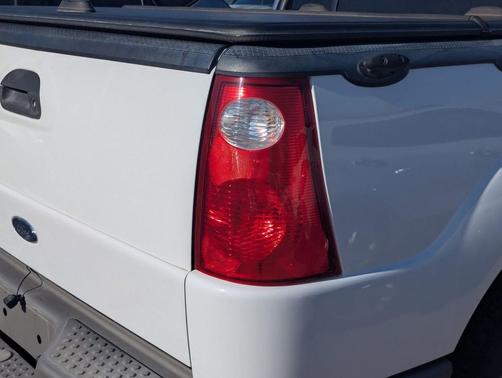 2002 Ford Explorer Sport Trac Base