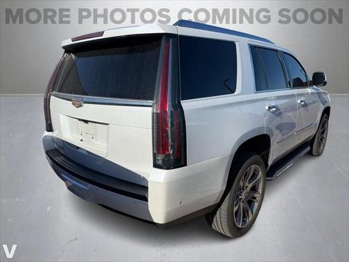 2017 Cadillac Escalade Luxury
