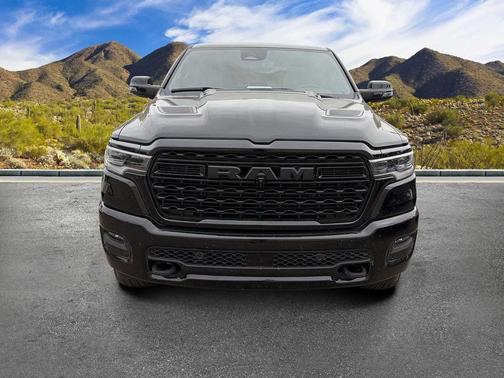 Diamond Black Crystal Pearlcoat 2025 RAM 1500 Limited