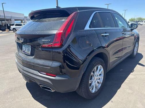 Stellar Black Metallic 2021 Cadillac XT4 Luxury