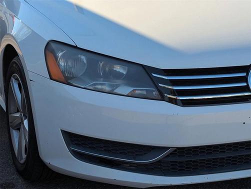 2012 Volkswagen Passat 2.5 SE