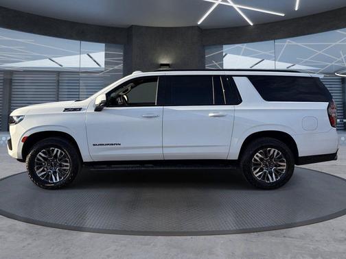Summit White 2023 Chevrolet Suburban 4WD Z71