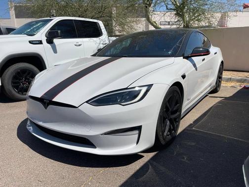 Deep Blue Metallic 2022 Tesla Model S Plaid