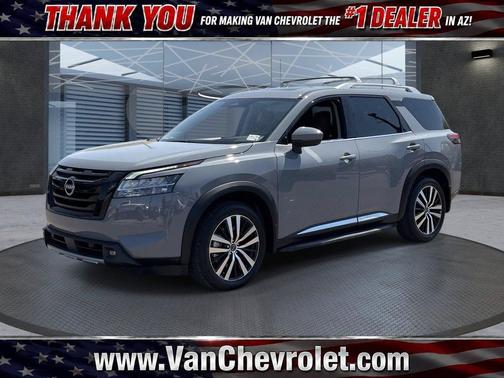 Boulder Gray Pearl 2024 Nissan Pathfinder Platinum 4WD