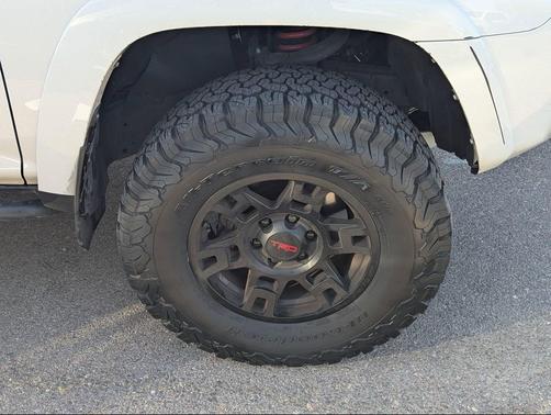 Blizzard Pearl 2018 Toyota 4Runner Limited