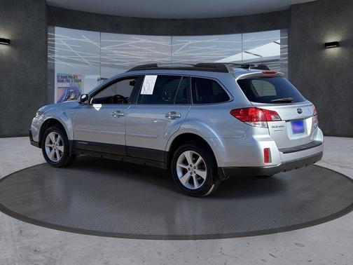 Ice Silver Metallic 2014 Subaru Outback 2.5i Premium