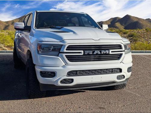 Bright White Clearcoat 2022 RAM 1500 Laramie